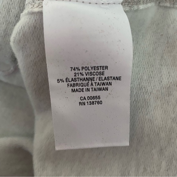 🤍HYBA🤍Activewear sweater in grey. Size large. Like new condition. Never worn. - Picture 15 of 16